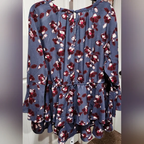 Lane Bryant Floral High-Low Blouse – Size 26 - Picture 2 of 6